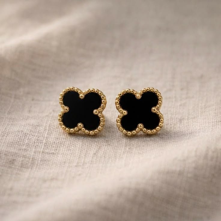 Black Clover Earing