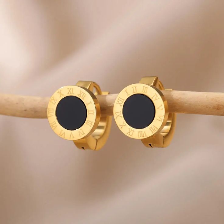 Roman Black Earing