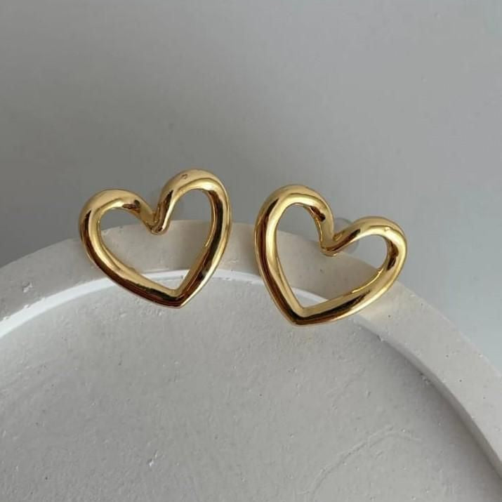 Minimal heart Earing