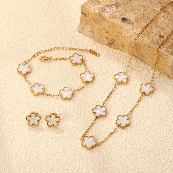 White Clover Set