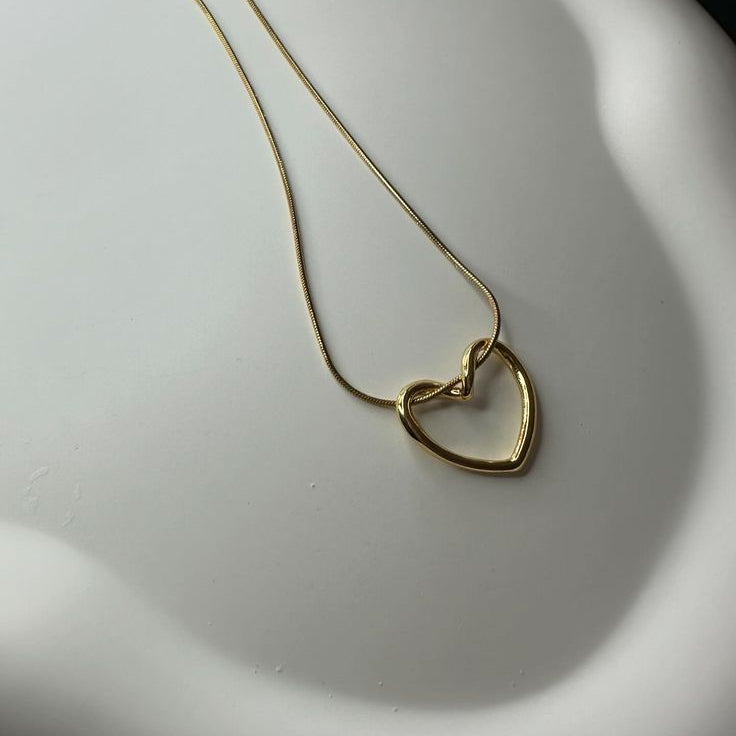 Minimal Heart Necklace